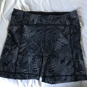 Size 12 Lululemon patterned shorts (no tag)